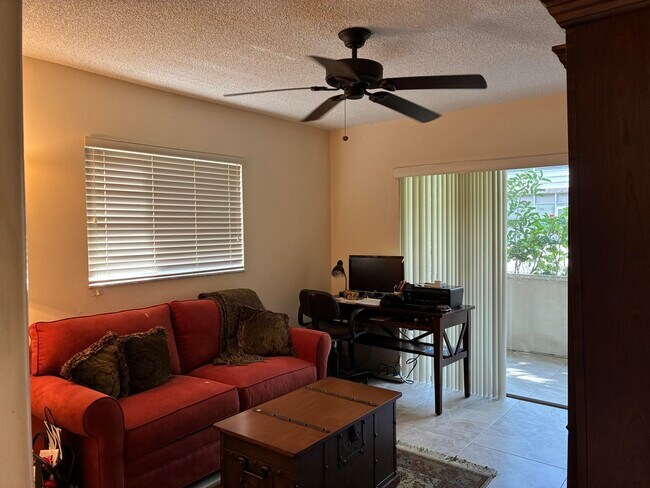 Building Photo - 489 Burgundy P