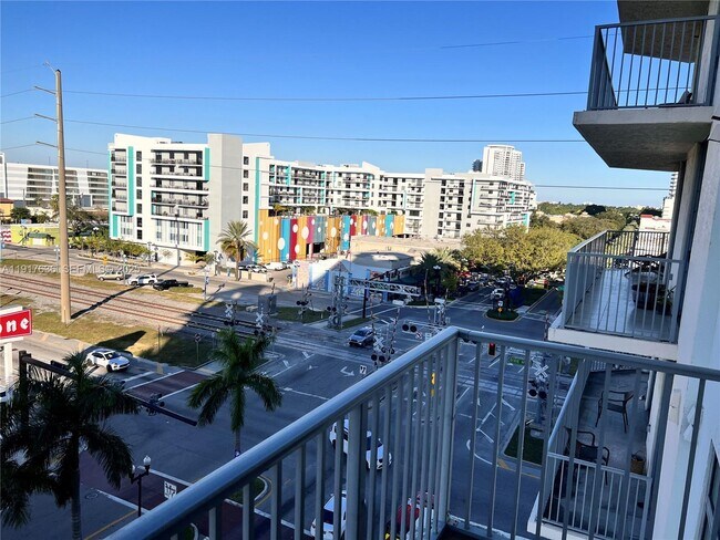 Building Photo - 140 S Dixie Hwy