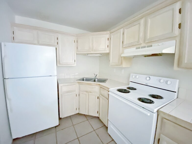 Building Photo - 737 Sonesta Dr