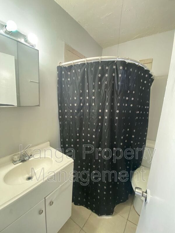 Building Photo - 1497 W 34th St