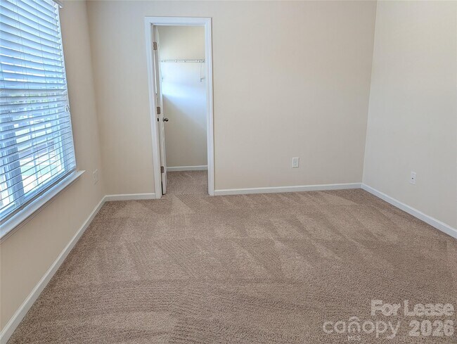 Building Photo - 132 Cherry Bark Dr