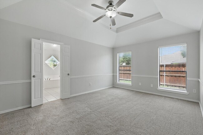 Building Photo - 501 Meadowood Ln
