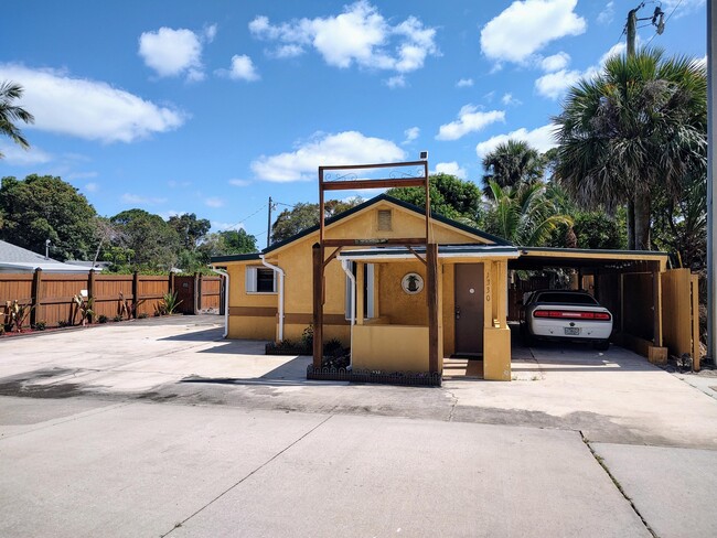 Building Photo - 1330 NE Dixie Hwy