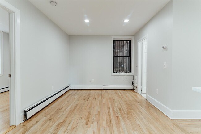 Building Photo - 465 Jersey Ave