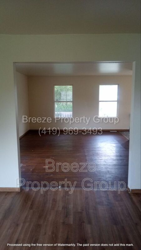 Building Photo - 3035 N Ontario St