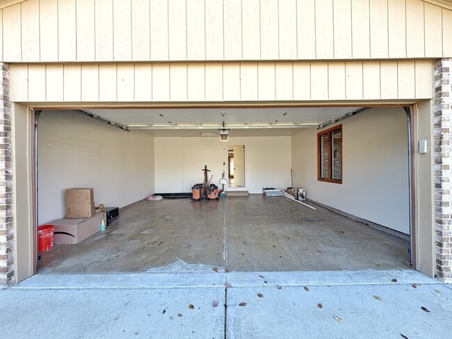 Building Photo - 6710 Wedgewood Ln