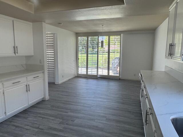 Building Photo - 39725 Burton Dr
