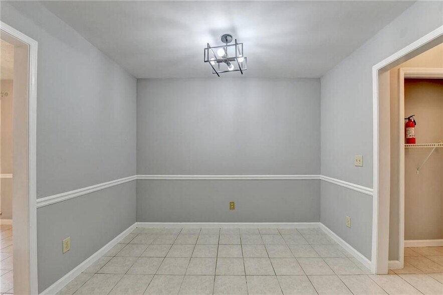 Building Photo - 1181 Izod Ct