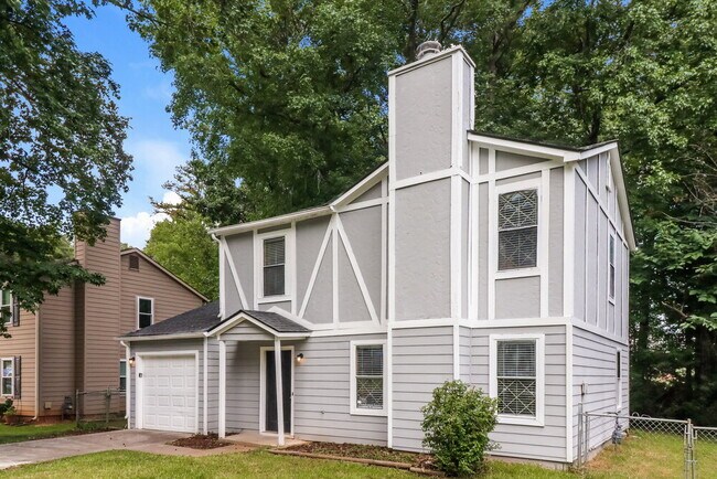 Building Photo - 5438 Farmview Close