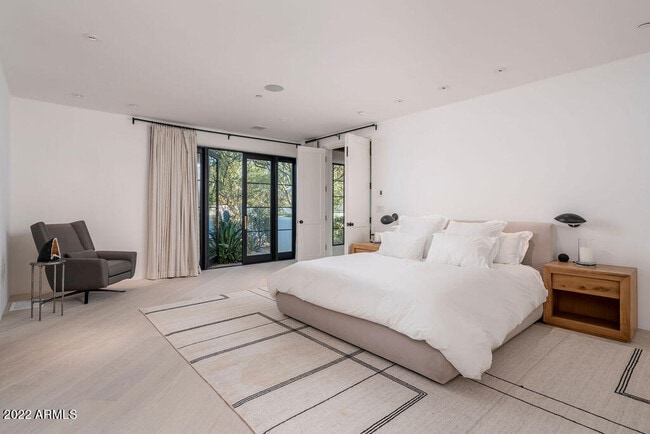 Building Photo - 6723 N Desert Fairways Dr