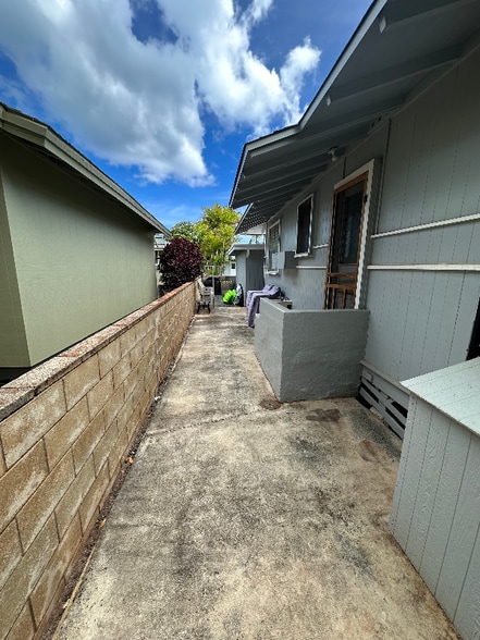 Building Photo - 91-707A-777 Oneula Pl