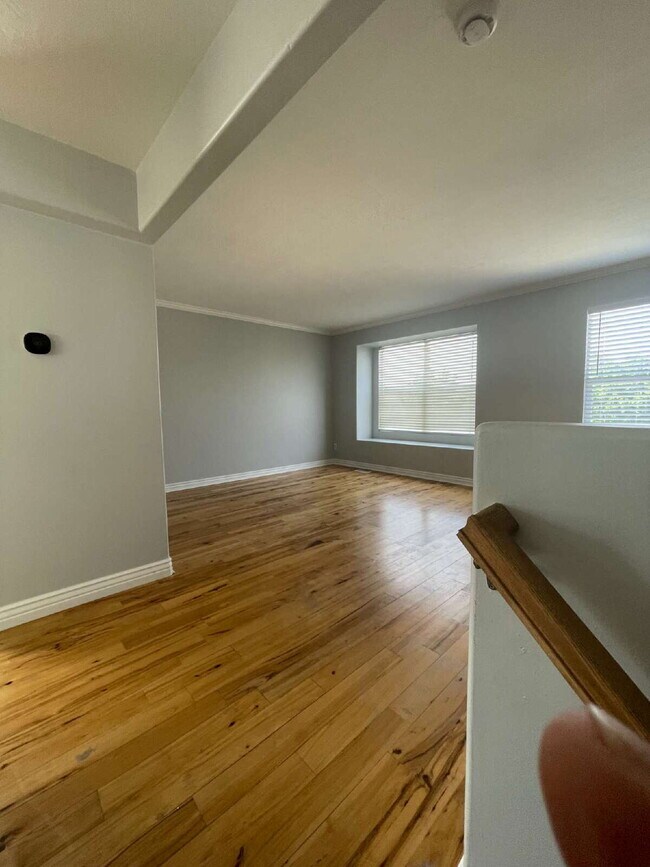 Building Photo - "Chic 3-Bed Townhouse with Scenic Views & ...