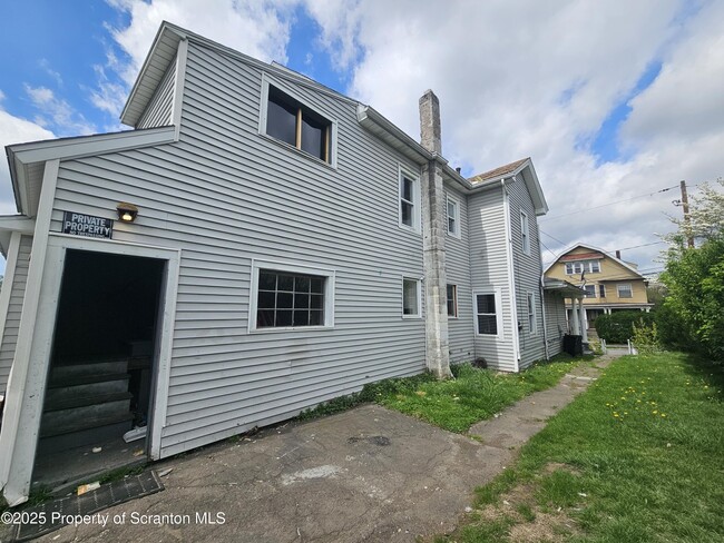 Building Photo - 327 S Hyde Park Ave
