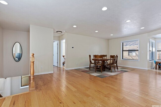 Building Photo - Beautiful home single level entry with out buildings and amazing landscaping - shorter term lease...