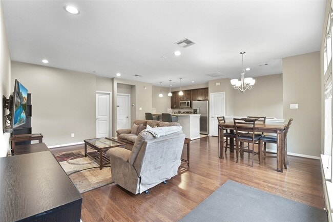 Building Photo - 241 N Lenox St