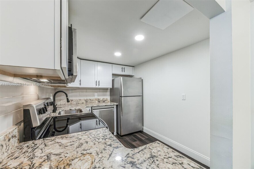 Building Photo - 480 NW 20th St