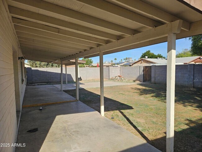 Building Photo - 513 N Apache Dr