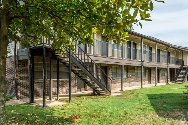 Clean breezeways - Windsor Place