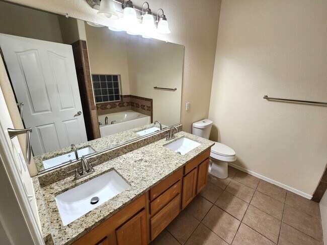 Building Photo - 1219 Gunsight Peak Dr