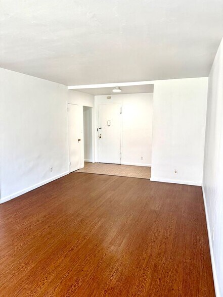 Building Photo - 47 Davis Ave