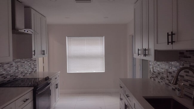 Building Photo - 22682 Family Cir
