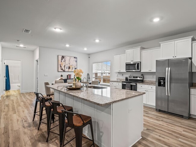 Building Photo - 15 Arden Rd