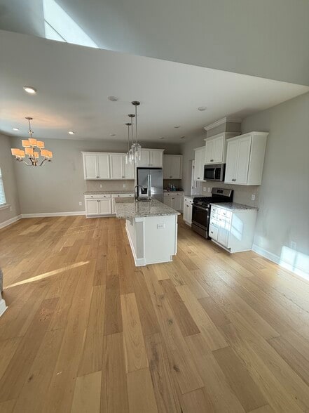 Building Photo - 335 Acorn Hollow Pl