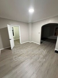 Building Photo - 1527 Tecumseh St