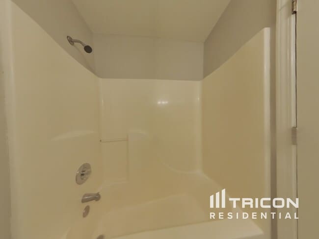 Building Photo - 230 Ashbury Ct