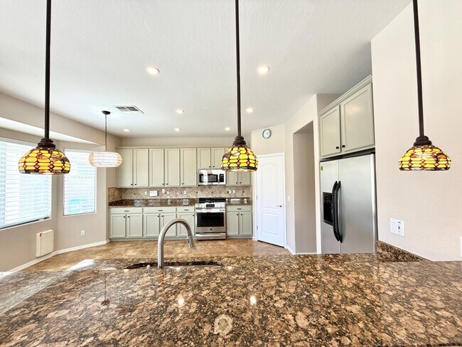 Building Photo - 17455 W Meadow Ln