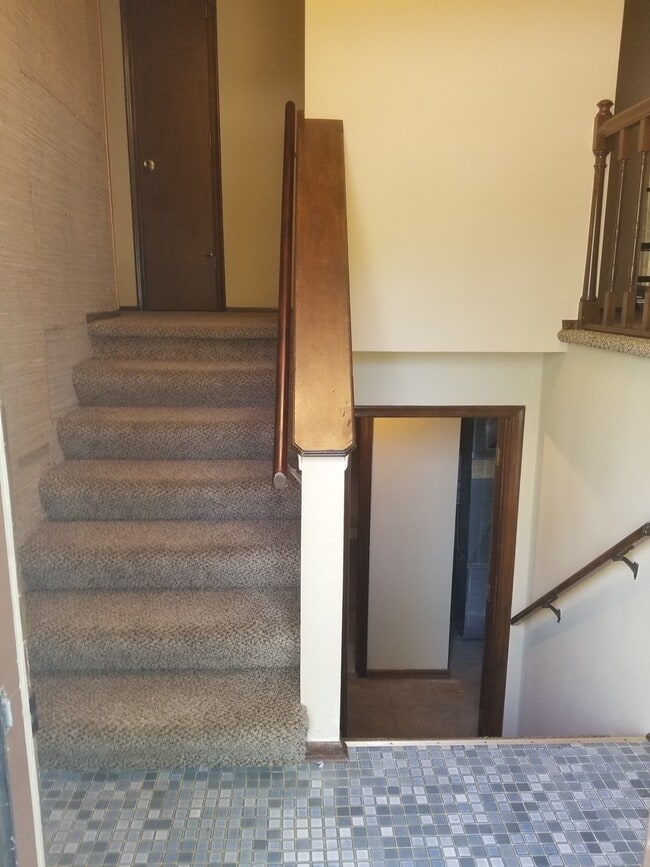 Building Photo - Great location!  3 bed, 2 bath home in southwest Omaha.