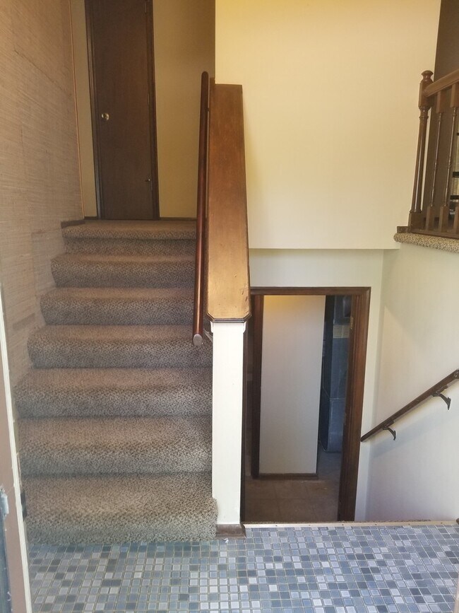 Building Photo - ONLY Showing this House May 12th  between ...