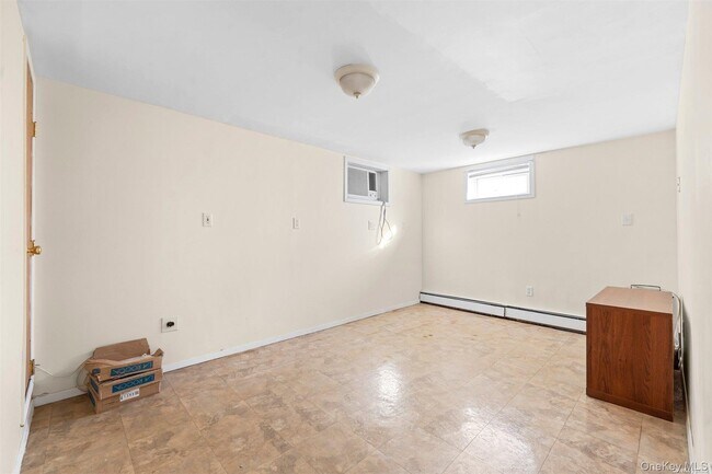 Building Photo - 4 Quaker Ct