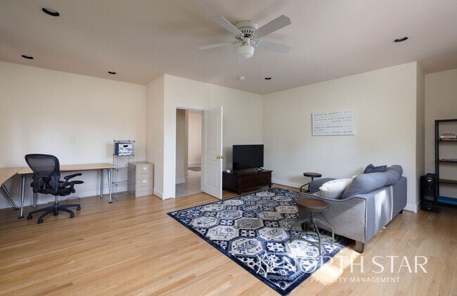 Building Photo - Spacious Bend 3 bed/2 bath Residence w/ Of...