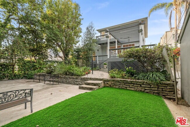 Building Photo - 10384 Northvale Rd