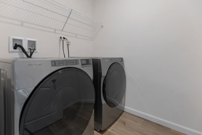 Building Photo - 2260 Horseshoe Cir