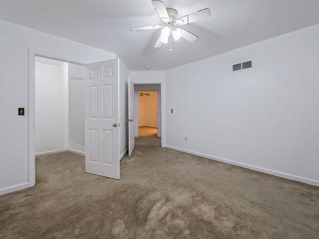 Building Photo - COMING SOON! Charming 3-Bedroom Home in the Heart of Pontiac