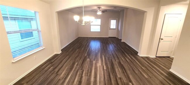 Building Photo - 172 Pivot Dr