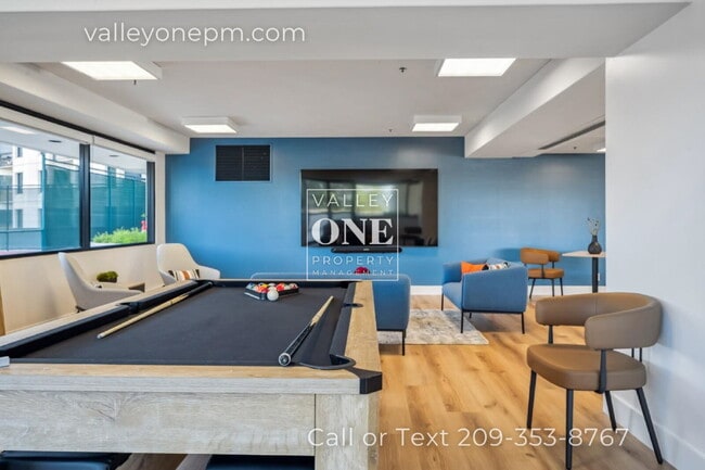 Building Photo - Fully Furnished Condo With Panoramic San Francisco Bay Views and Unbeatable Amenities