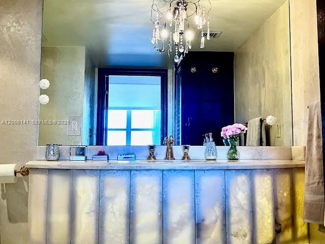 Building Photo - 1904 S Ocean Dr