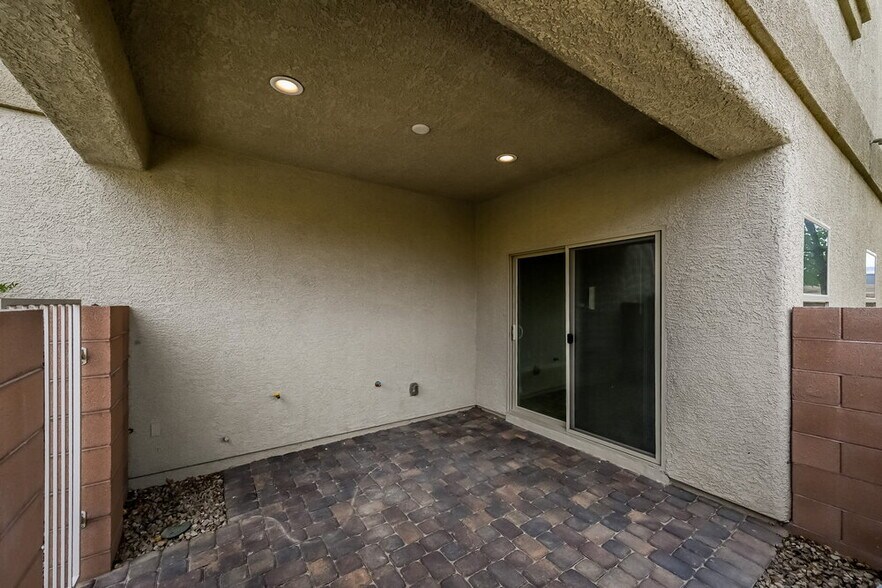 Building Photo - 9655 Vega Carpio Ave