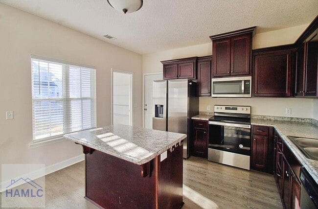 Building Photo - 223 Whipple Ave