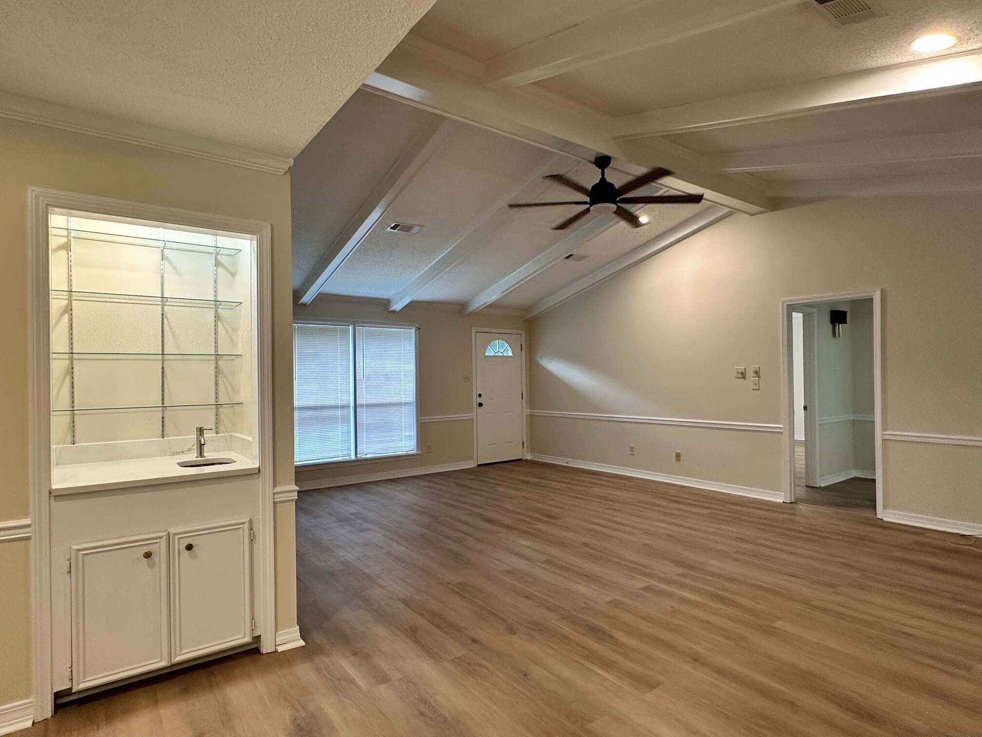 Family Room - 214 Margaret Ave