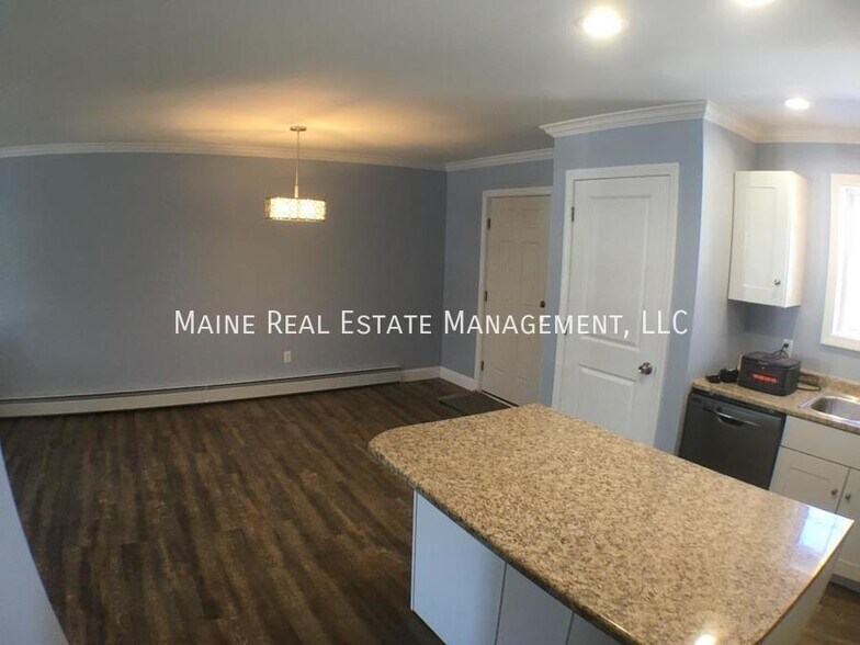 Building Photo - 66 Basketball Ct