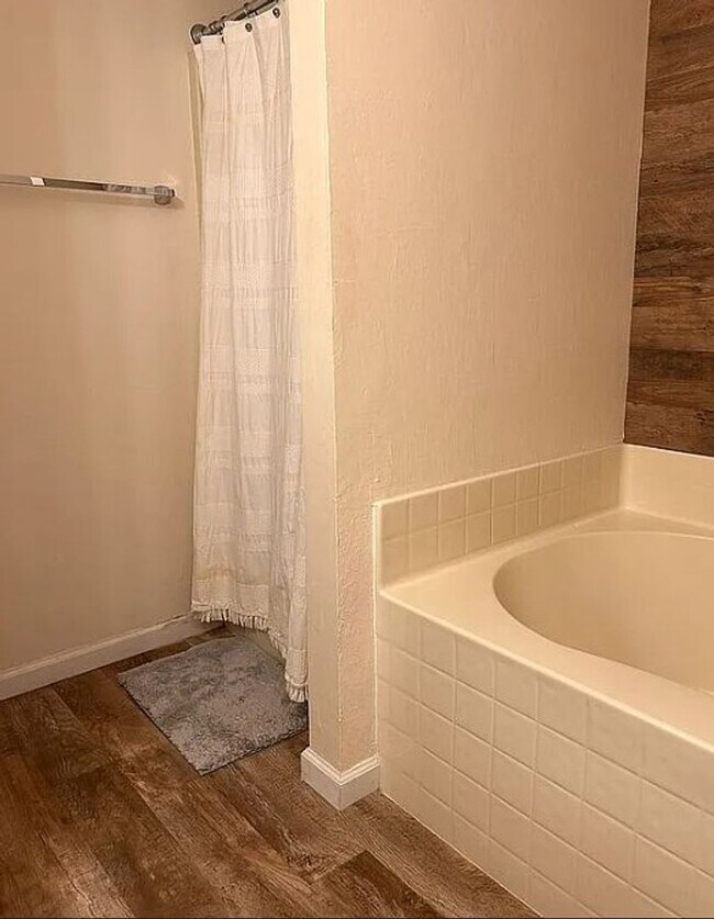 Building Photo - 3/4 Bedroom House - Harrison Schools
