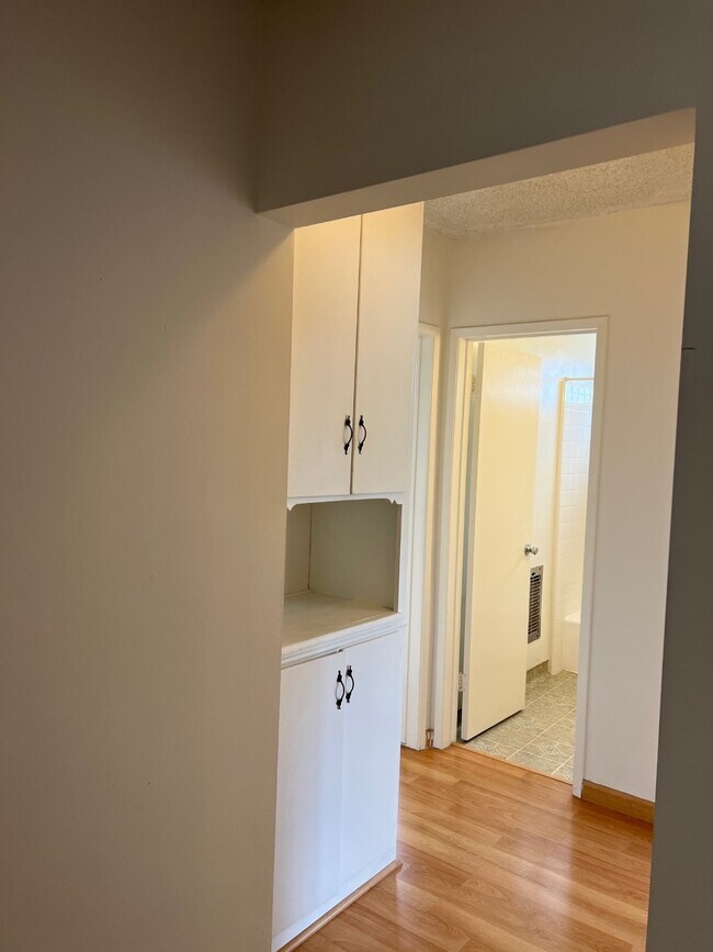 hallway - 1640 Berkeley St