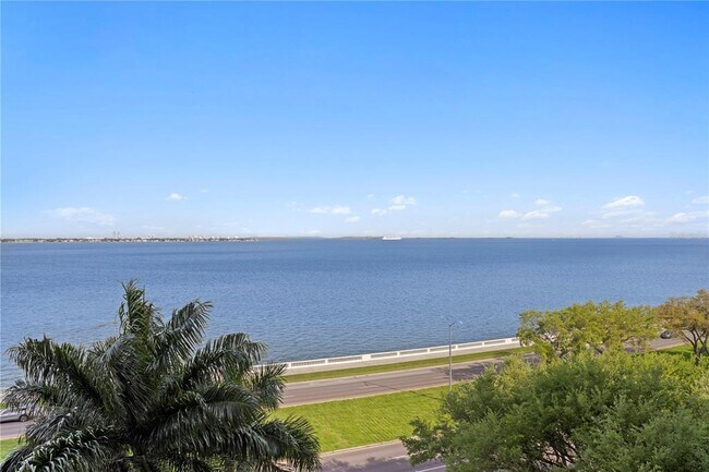 Building Photo - 3301 Bayshore Blvd