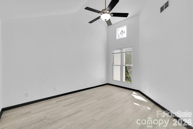 Building Photo - 18755 Vineyard Point Ln
