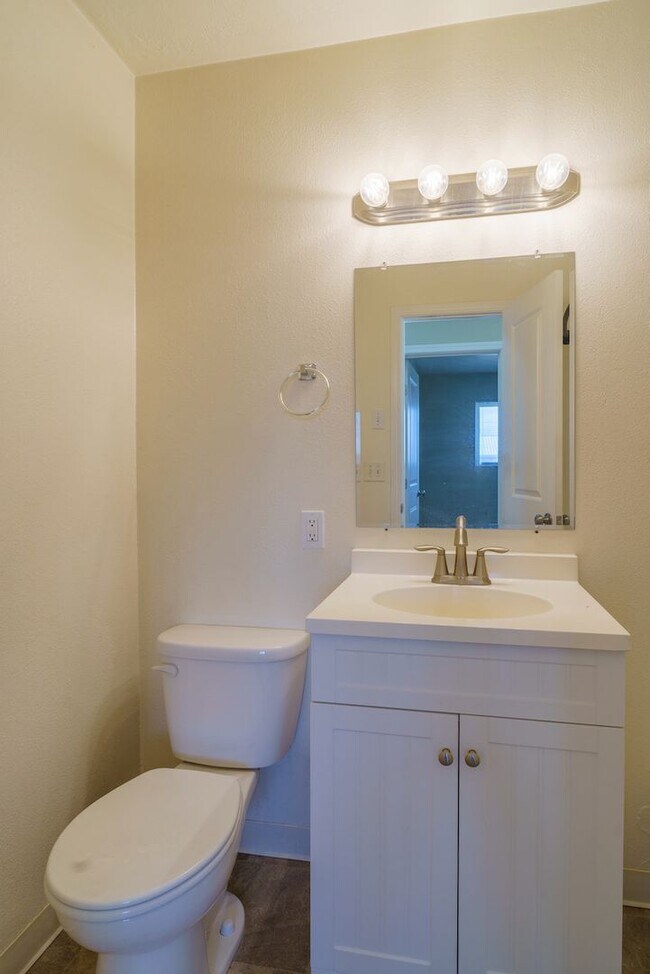 Building Photo - Updated Rambler w/ Fenced Backyard!