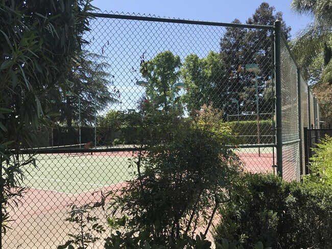 Building Photo - 3400 Sullivan Ct